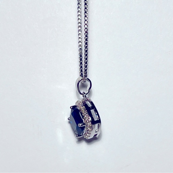 Exquisite Sapphire Pendant with Necklace - Picture 6 of 6